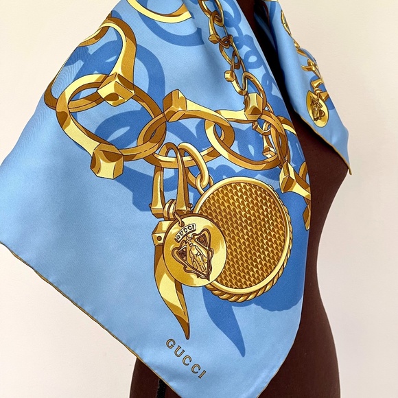 New Gucci Logo Chains Blue Gold Twill Silk Scarf with Gift Gucci Box - Picture 4 of 12